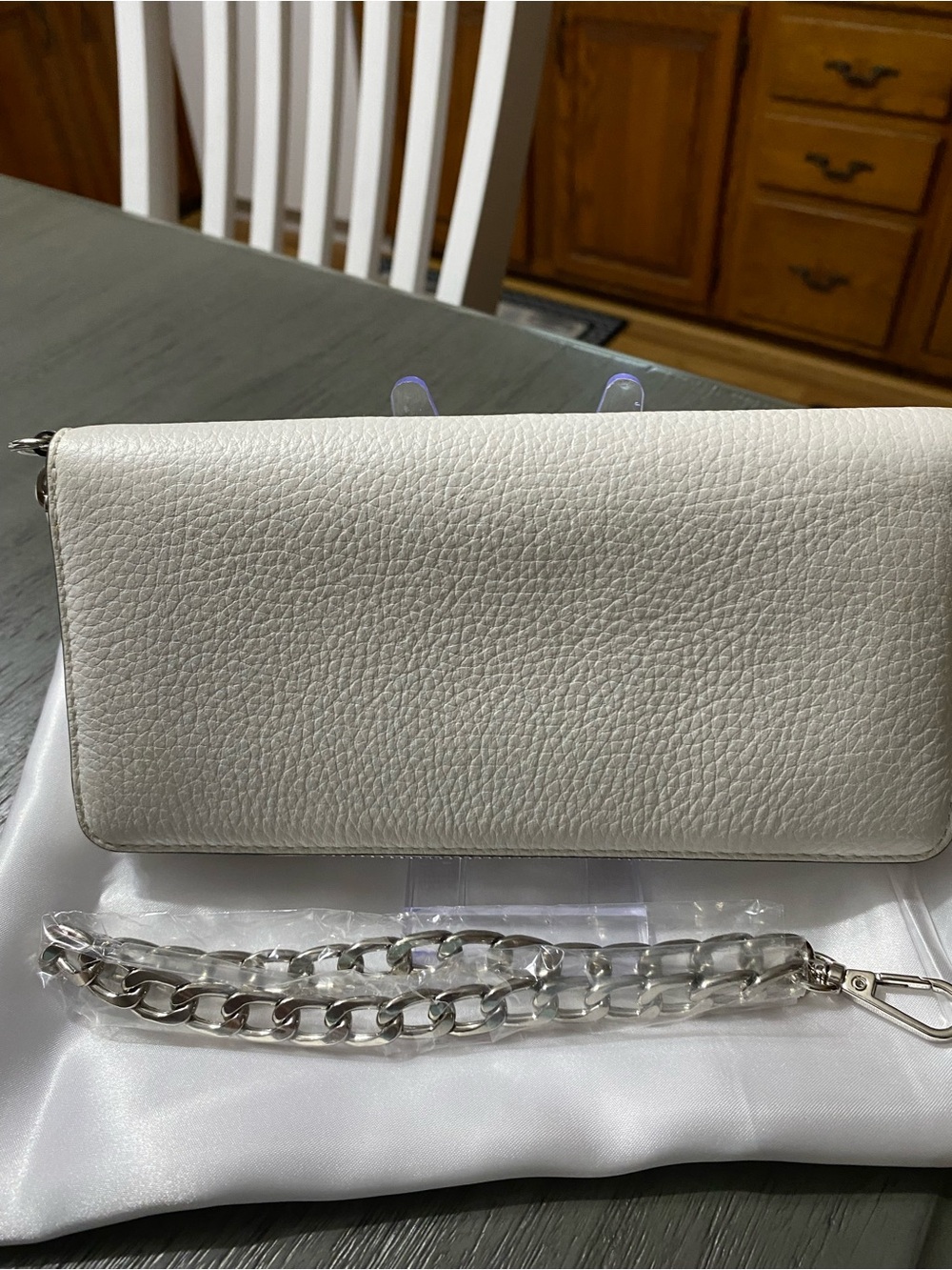 Michael Kors White Zip Around Wallet - Picture 14 of 16